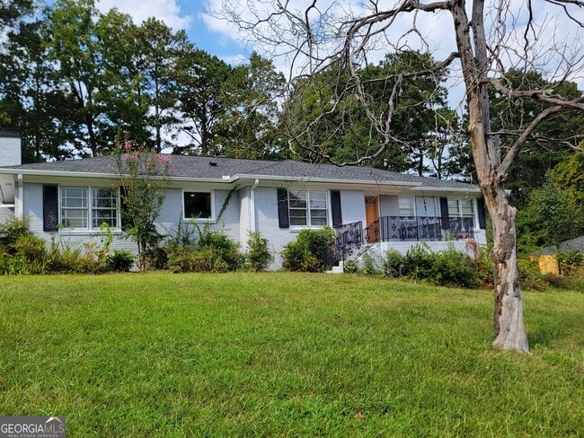 2070 Black Fox Dr NE in Atlanta, GA - Building Photo - Building Photo