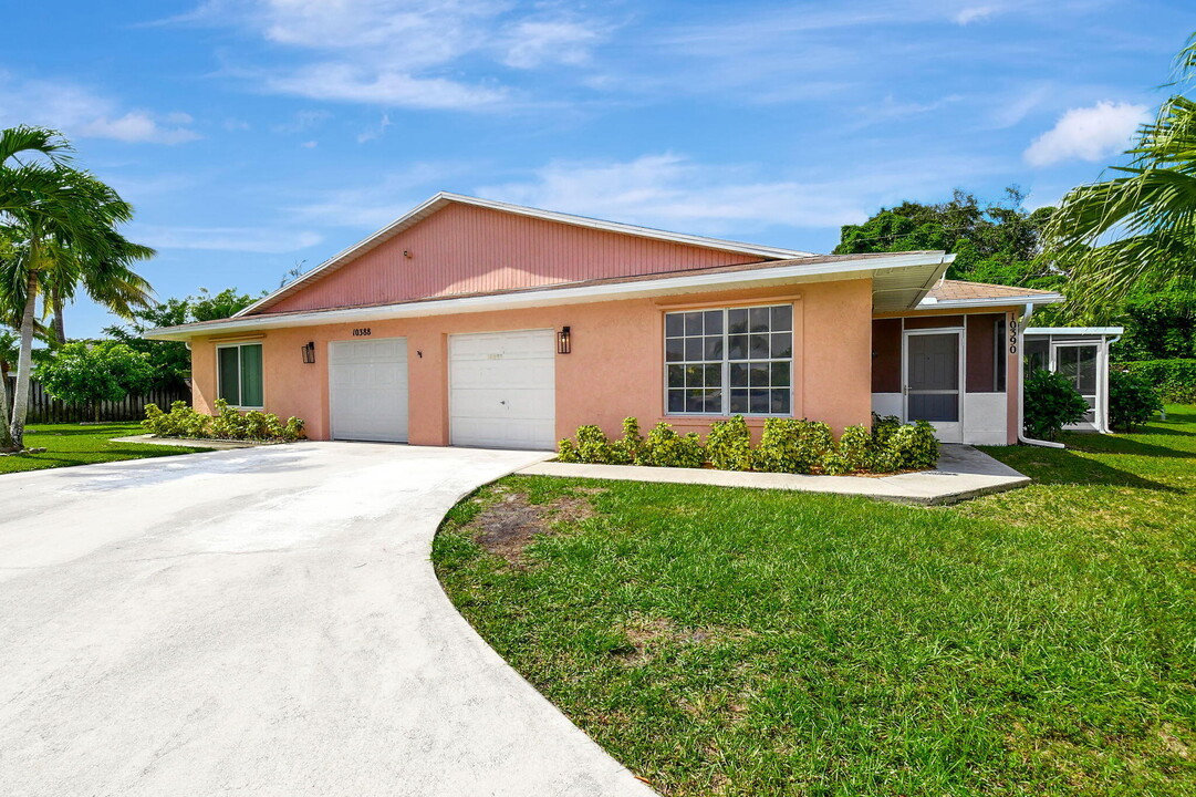 10390 Boynton Pl Cir in Boynton Beach, FL - Building Photo