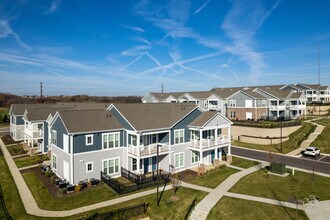 Wrenfield at Pleasant View in Madison, WI - Building Photo - Building Photo