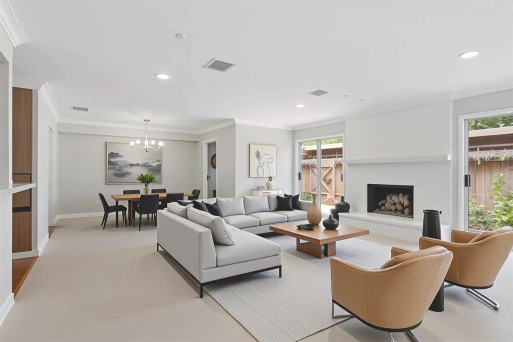 14716 Perthshire Rd in Houston, TX - Building Photo