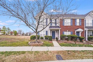4901 Sunburst Ln in Charlotte, NC - Building Photo