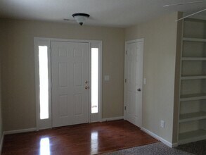 3646 Sunset Hollow Dr in High Point, NC - Foto de edificio - Building Photo