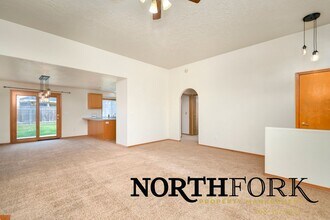 1428 N Sandlin Ave in Meridian, ID - Building Photo - Building Photo