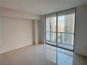 500 Brickell Ave, Unit 3400 in Miami, FL - Building Photo - Building Photo