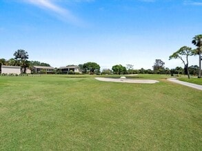 18459 SE Wood Haven Ln in Jupiter, FL - Building Photo - Building Photo