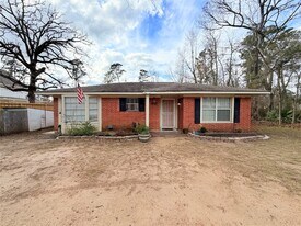 14790 Cypress Dr in Conroe, TX - Building Photo
