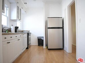 1121 15th St in Santa Monica, CA - Building Photo - Building Photo