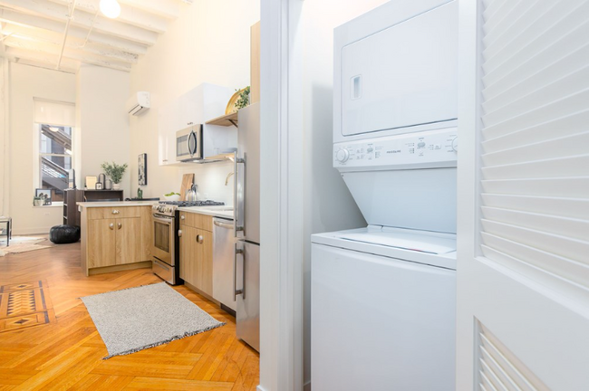 201 E Adams St in Chicago, IL - Building Photo - Building Photo