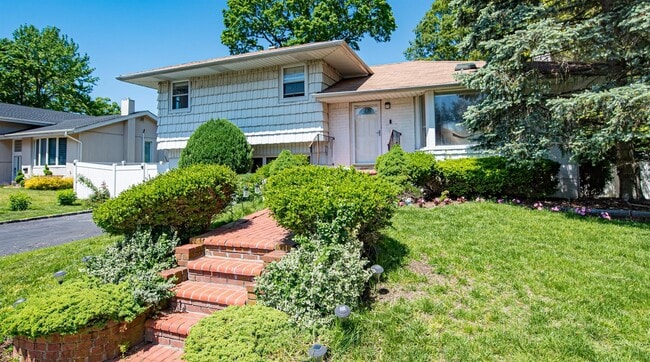property at 36 Middle Ln