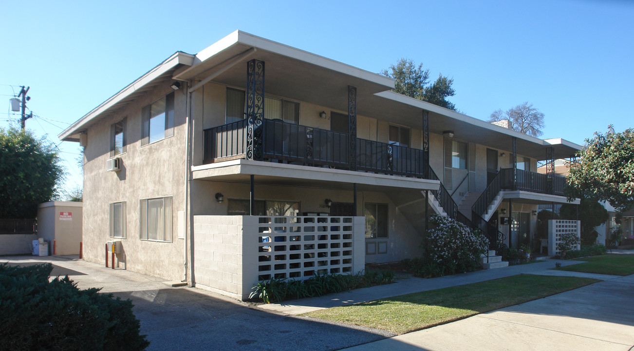 356 Badillo St in Covina, CA - Building Photo