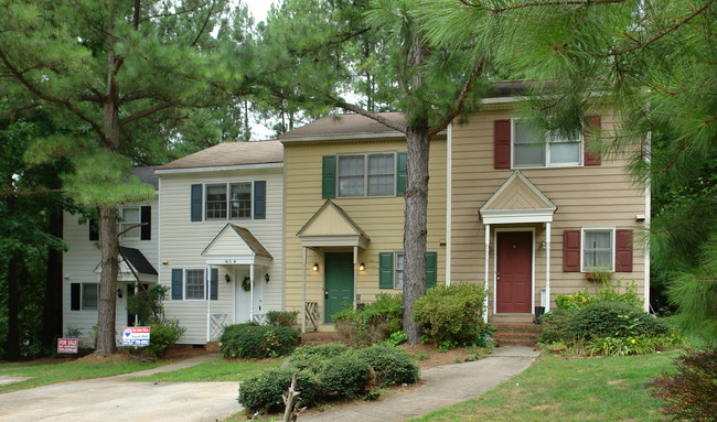 913 Hearthridge Rd in Raleigh, NC - Building Photo - Building Photo