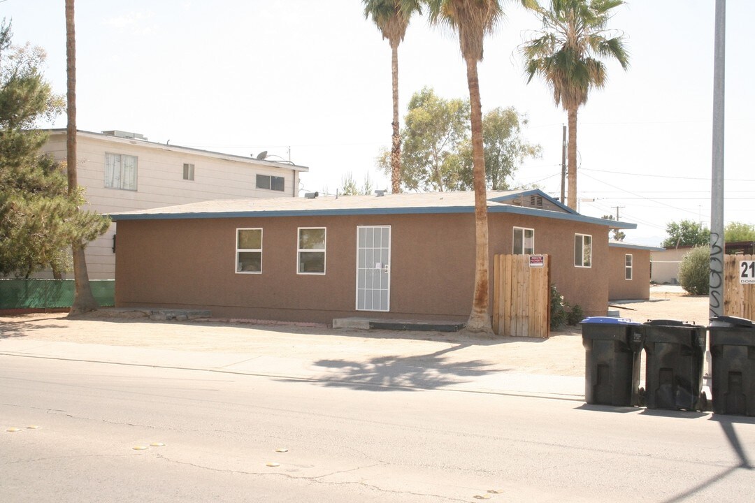 2105-2109 Donna St in North Las Vegas, NV - Building Photo