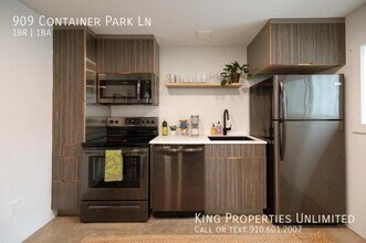 909 Container Park Ln in Wilmington, NC - Building Photo - Building Photo