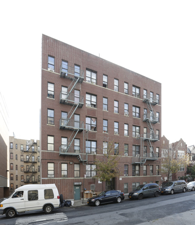 1444 Shakespeare Ave in Bronx, NY - Building Photo