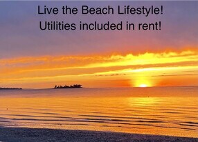 2 Ocean Ave in Milford, CT - Building Photo