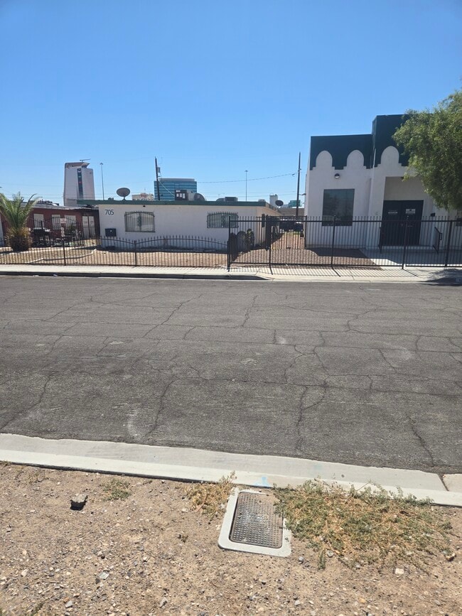 705 Morgan Ave, Unit 2