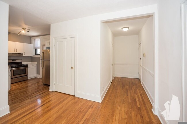 632 W Stratford Pl, Unit # 02N in Chicago, IL - Building Photo - Building Photo
