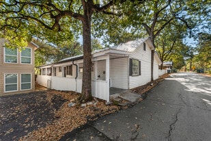 123 Folly Beach Dr, Unit B in Lake Dallas, TX - Building Photo