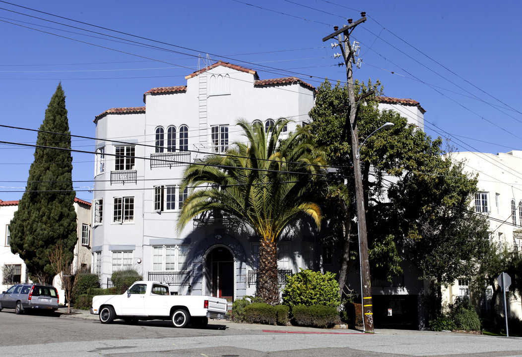 595 Merritt Ave in Oakland, CA - Foto de edificio