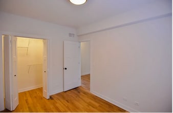 2209 W Eastwood Ave, Unit 2N in Chicago, IL - Foto de edificio - Building Photo