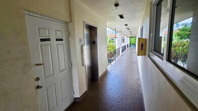 2210 Taylor St in Hollywood, FL - Building Photo - Building Photo