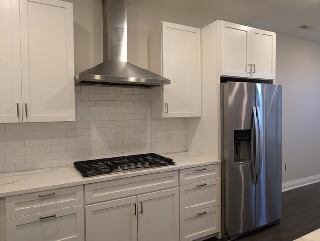 751 N 6th St, Unit 301 in Columbus, OH - Foto de edificio - Building Photo