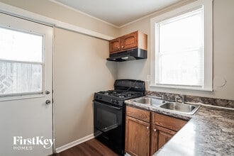 113 N Metropolitan Ave in Waukegan, IL - Building Photo - Building Photo