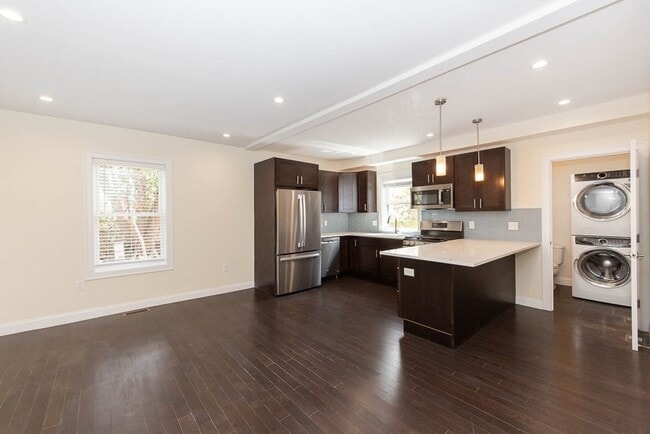 57 Catherine St, Unit 1 in Boston, MA - Building Photo - Building Photo