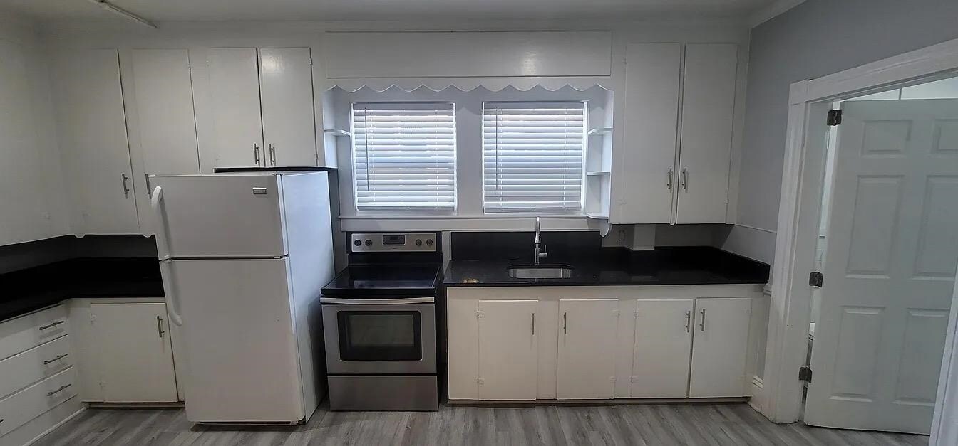 97 Taylor St in Manchester, NH - Building Photo