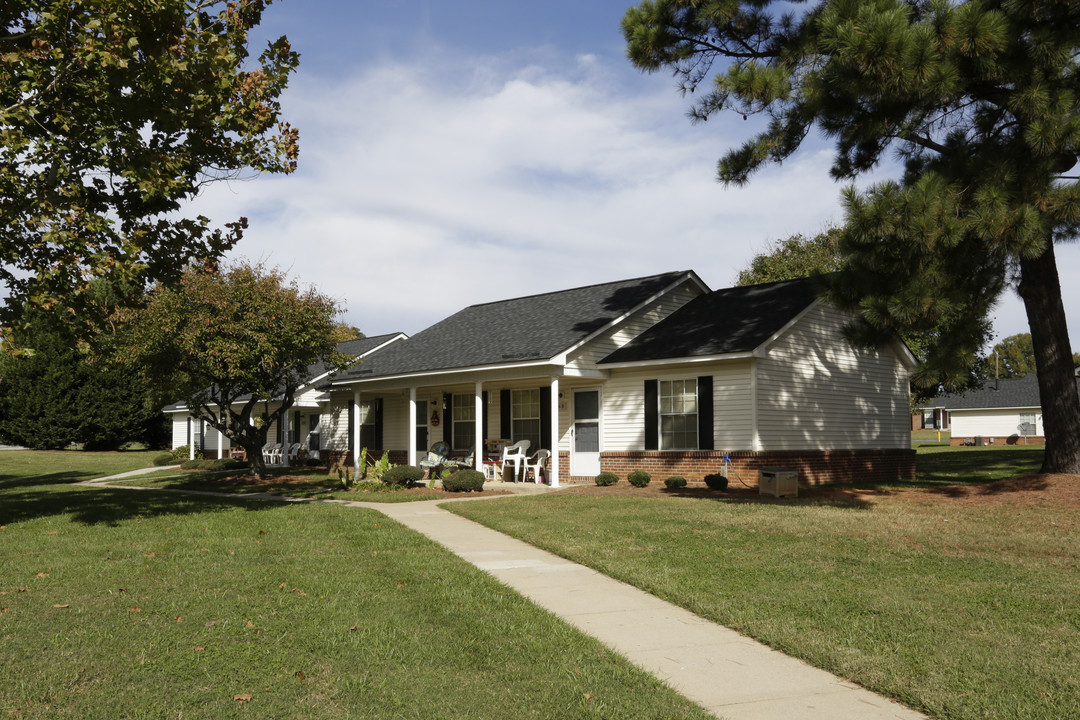 Fairfield Apartments in Gaffney, SC - Building Photo