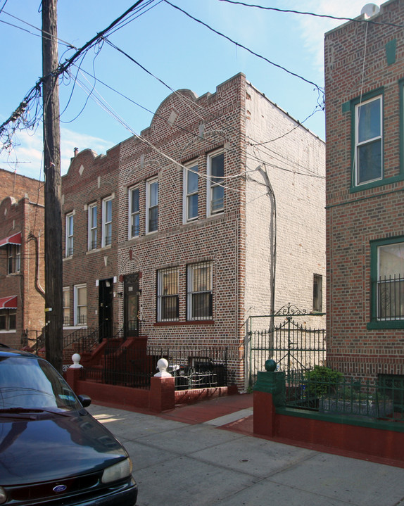 653 New Jersey Ave in Brooklyn, NY - Building Photo