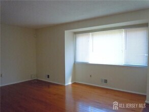 3 Quincy Cir in Dayton, NJ - Building Photo - Building Photo