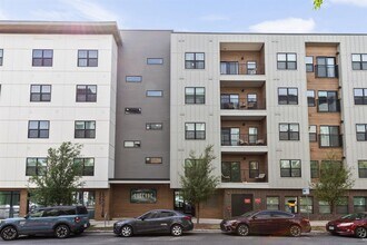 2500 Longview St in Austin, TX - Building Photo - Building Photo