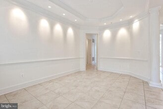 8319 Quarry Manor Terrace in Bethesda, MD - Building Photo - Building Photo