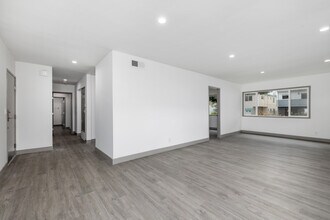 1408 Barry Ave in Los Angeles, CA - Building Photo - Interior Photo