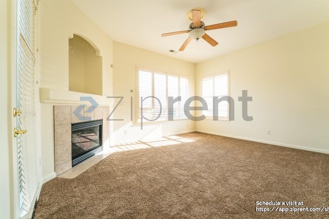 100 Canterbury Ct in Dayton, NV - Building Photo - Building Photo