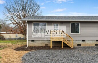 59 Scates St in Waynesville, NC - Building Photo - Building Photo