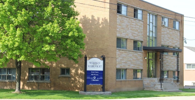 Whitney Court in Hamilton, ON - Building Photo