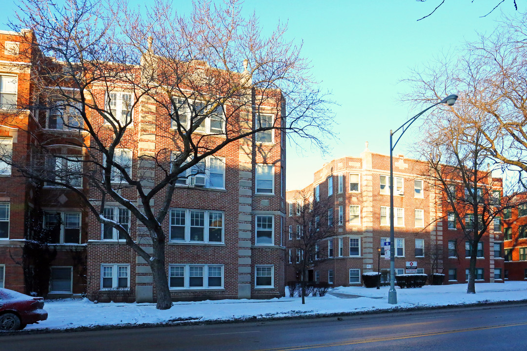 7014-7022 N Sheridan Rd in Chicago, IL - Building Photo