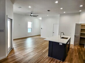 2707 W Kerria Ave in McAllen, TX - Building Photo - Building Photo