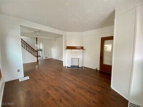 583 Schiller Ave in Akron, OH - Building Photo - Building Photo
