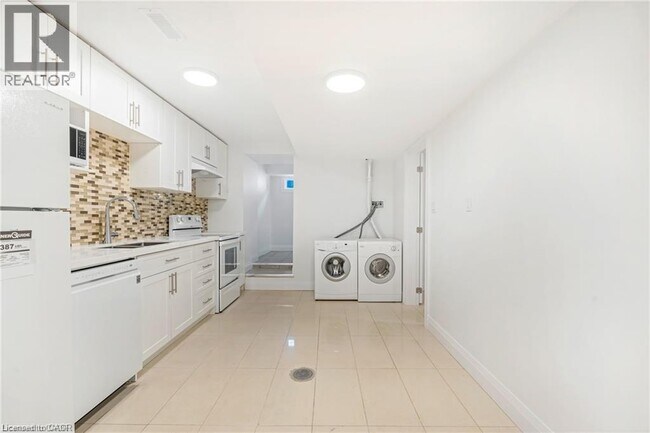 15 Arthur Ave N in Hamilton, ON - Building Photo - Building Photo