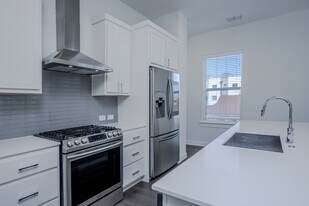 Elysian Heights in Dallas, TX - Building Photo