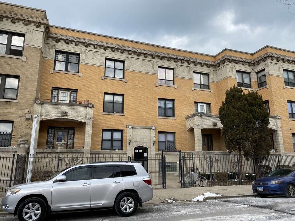 940 W Windsor Ave, Unit 3 in Chicago, IL - Building Photo