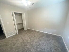 611 Wildoak Pl in Manhattan, KS - Building Photo - Building Photo