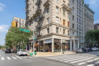 225 W 80th St in New York, NY - Foto de edificio - Building Photo