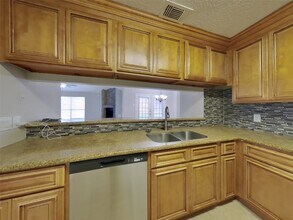 16006 Camino Del Sol Dr in Houston, TX - Building Photo - Building Photo