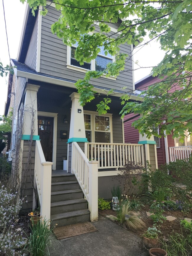 property at 7727 N Kellogg St