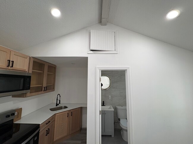 3 William St, Unit 1 in Coram, NY - Building Photo - Building Photo