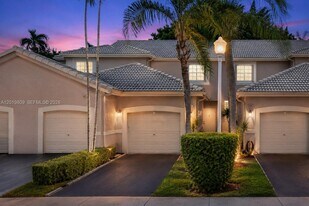 2078 Madeira Dr in Weston, FL - Building Photo